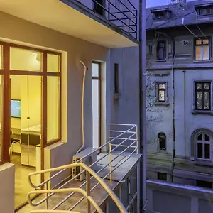 Chateau: Upscale In Bucharest's Historical Center! Bukarest