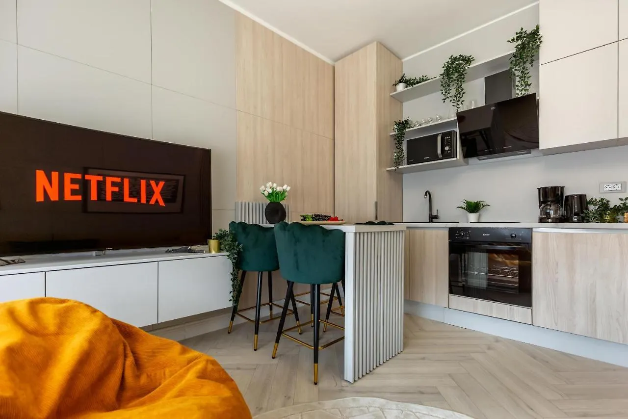 Wonderful 1Br By Dambovita River: Old Town Bliss Bukarest 0*,  Rumänien