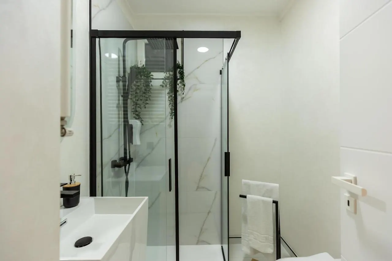 Wonderful 1Br By Dambovita River: Old Town Bliss Bukarest 0*,  Rumänien