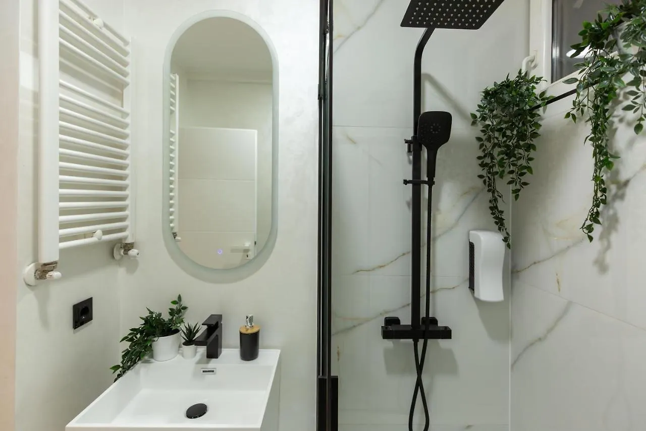 Apartment Wonderful 1Br By Dambovita River: Old Town Bliss Bukarest
