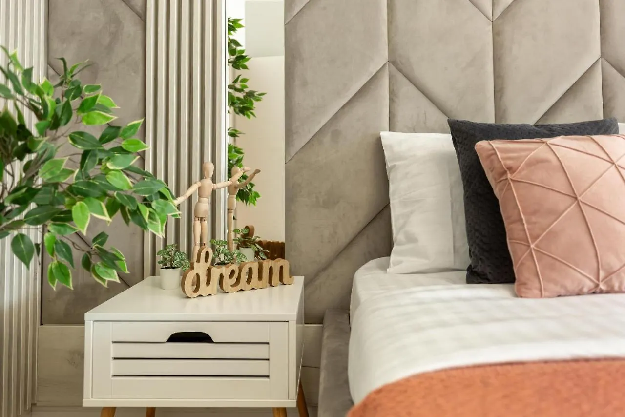 Wonderful 1Br By Dambovita River: Old Town Bliss Bukarest Rumänien