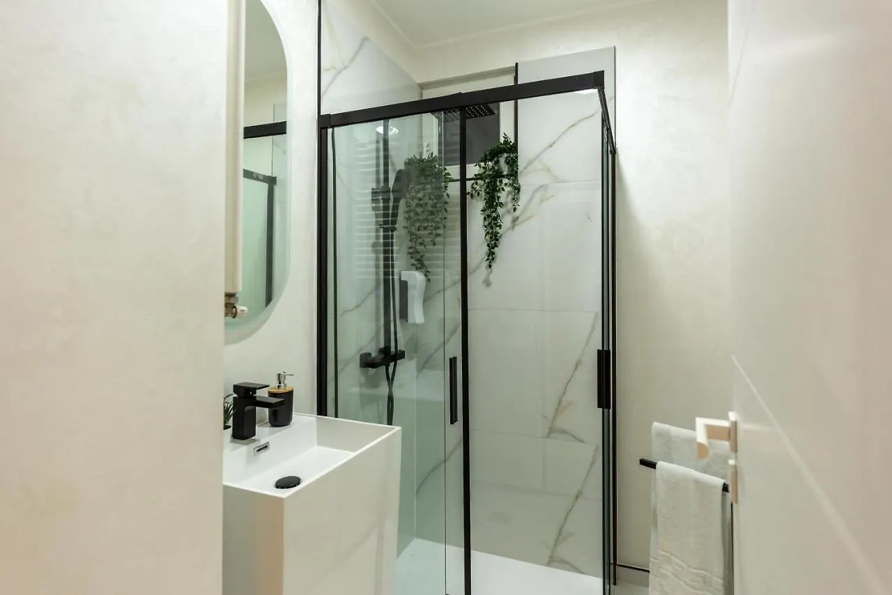 Wonderful 1Br By Dambovita River: Old Town Bliss Bukarest Apartment
