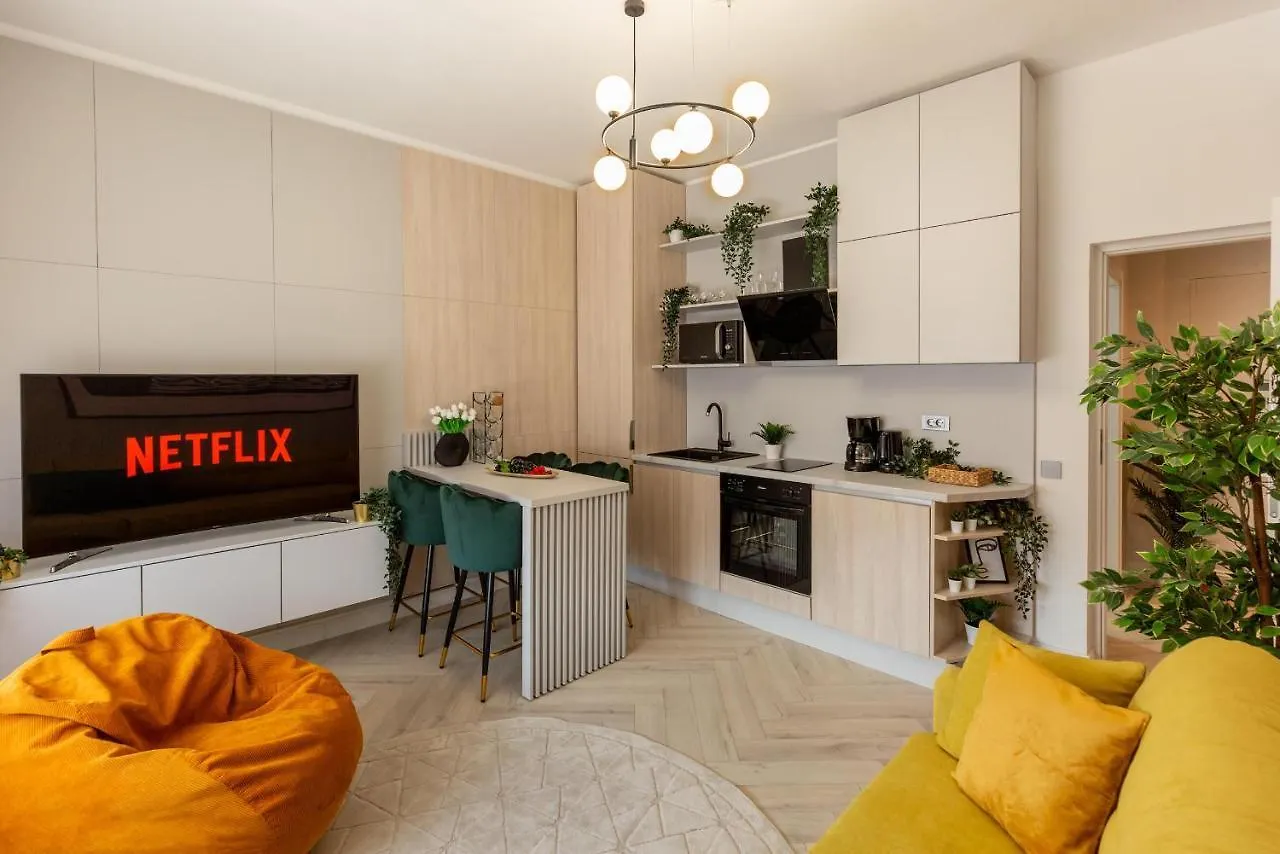 Wonderful 1Br By Dambovita River: Old Town Bliss Boekarest